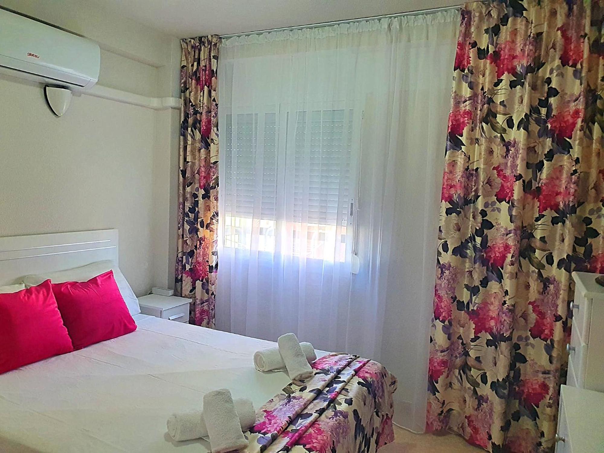 Three Bedrooms Apart In Benidorm Near Beach And Strip エクステリア 写真